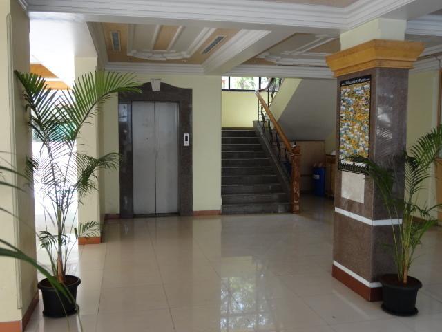 Om Sai Palace Hotel Pune Exterior photo
