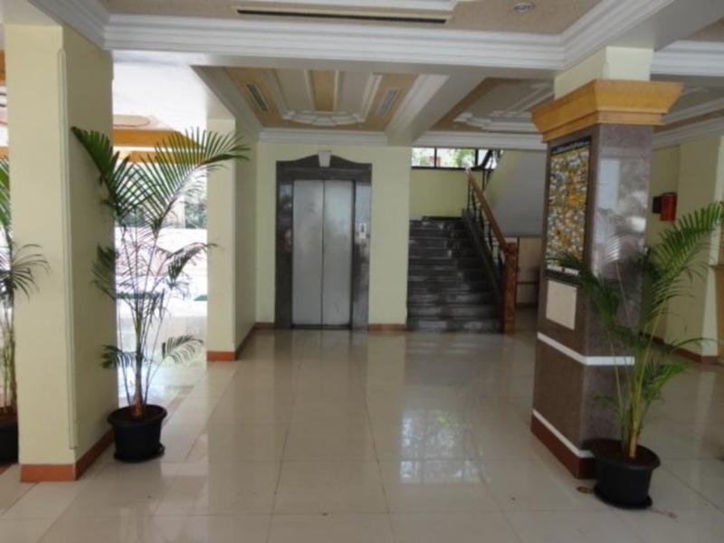 Om Sai Palace Hotel Pune Exterior photo